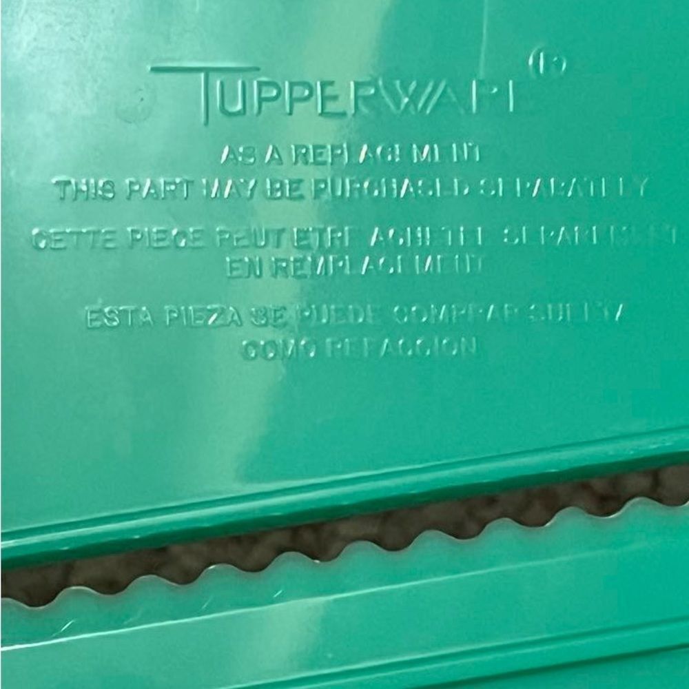 Tupperware Vintage Grater Shredder Lid & Bowl Jadeite Green No Storage Lid 786-3 - Picture 4 of 11